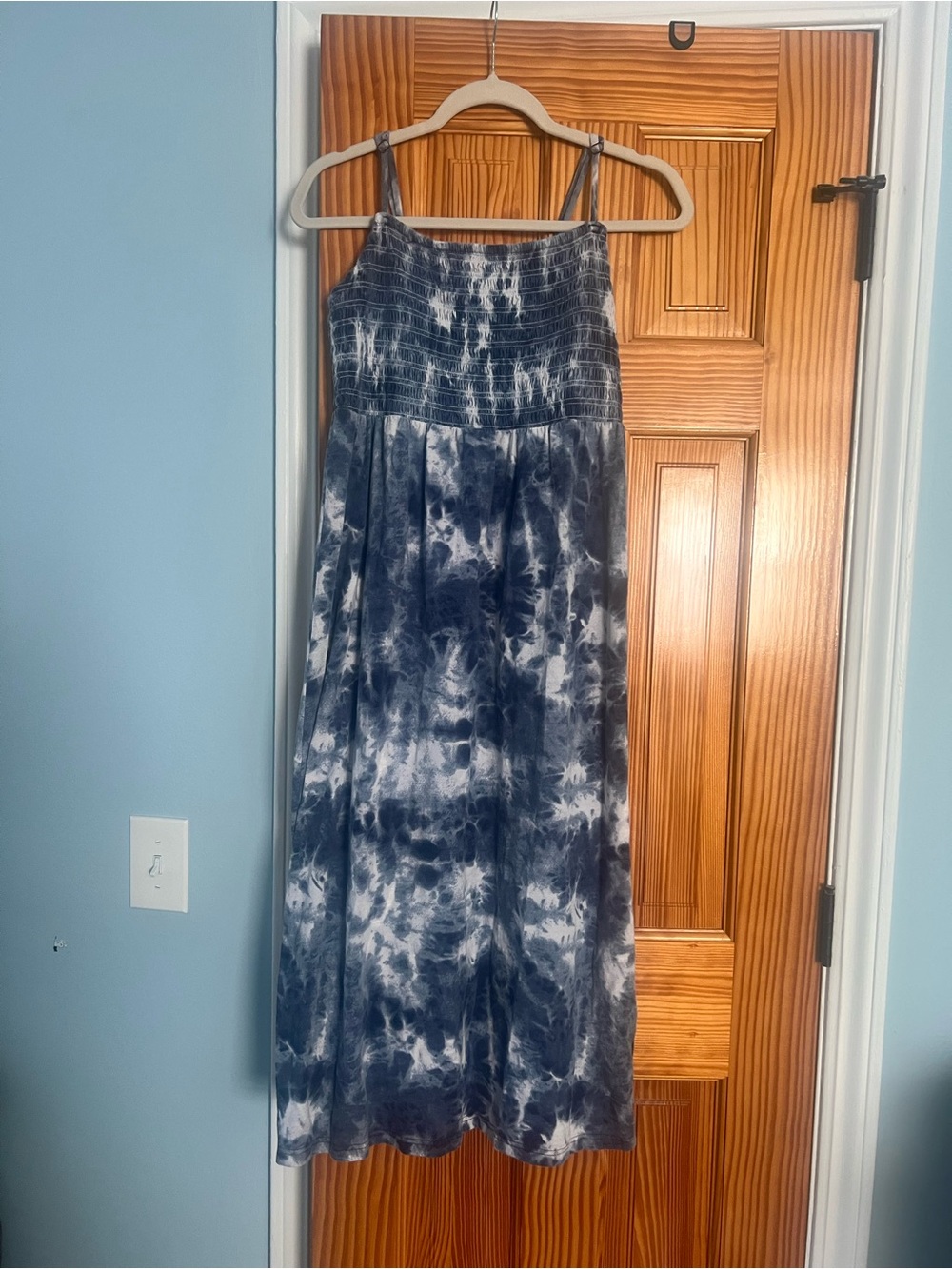 Old Navy Navy and White Tie-Dye Midi Dress